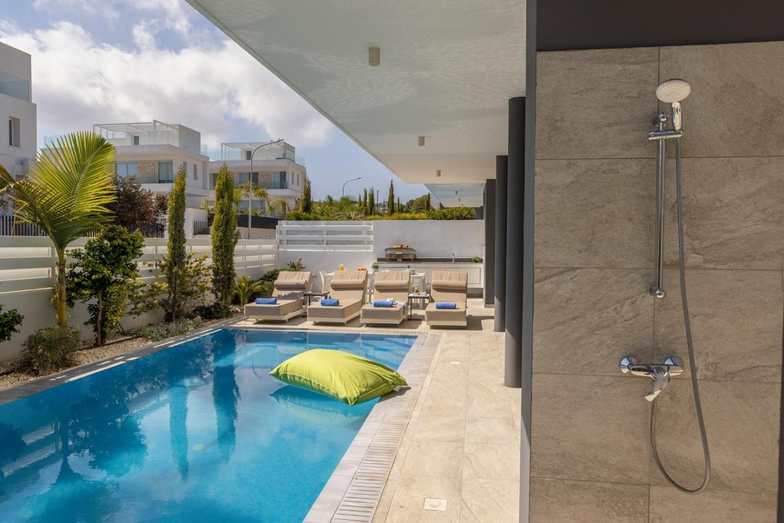 Diamond Villa *